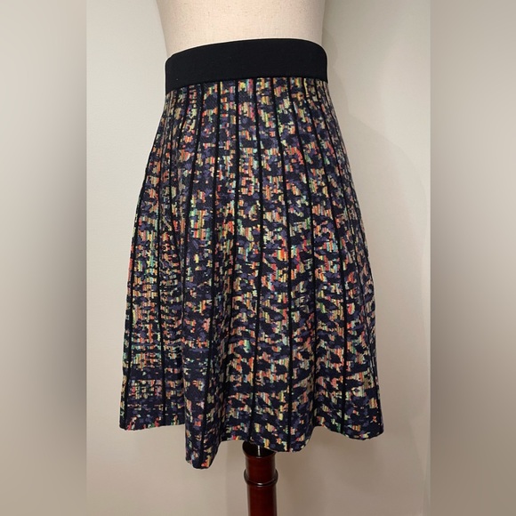 Sioni High waisted skirt - Picture 2 of 5